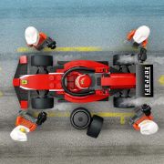 Obrázek Zastávka v boxech F1® a personál s vozem Ferrari